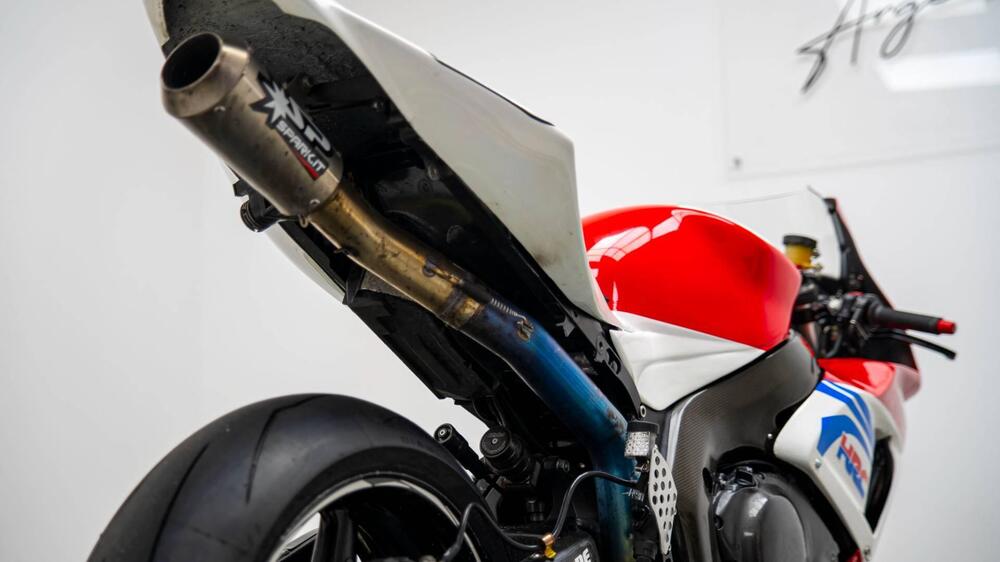 Honda CBR 1000 RR Fireblade (2006 - 07) (17)