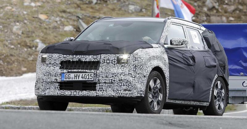 Nuova Kia Seltos 2027: il SUV compatto cambia volto e potrebbe arrivare anche in Europa [Foto Spia]