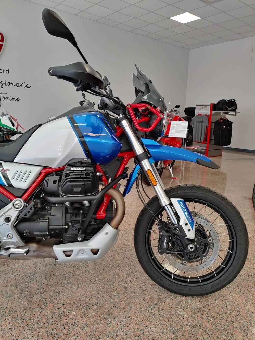 Moto Guzzi V85 TT Evocative Graphics (2021 - 23) (6)