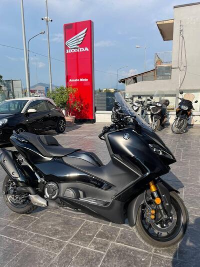 Yamaha T-Max 560 (2022 - 24) usata