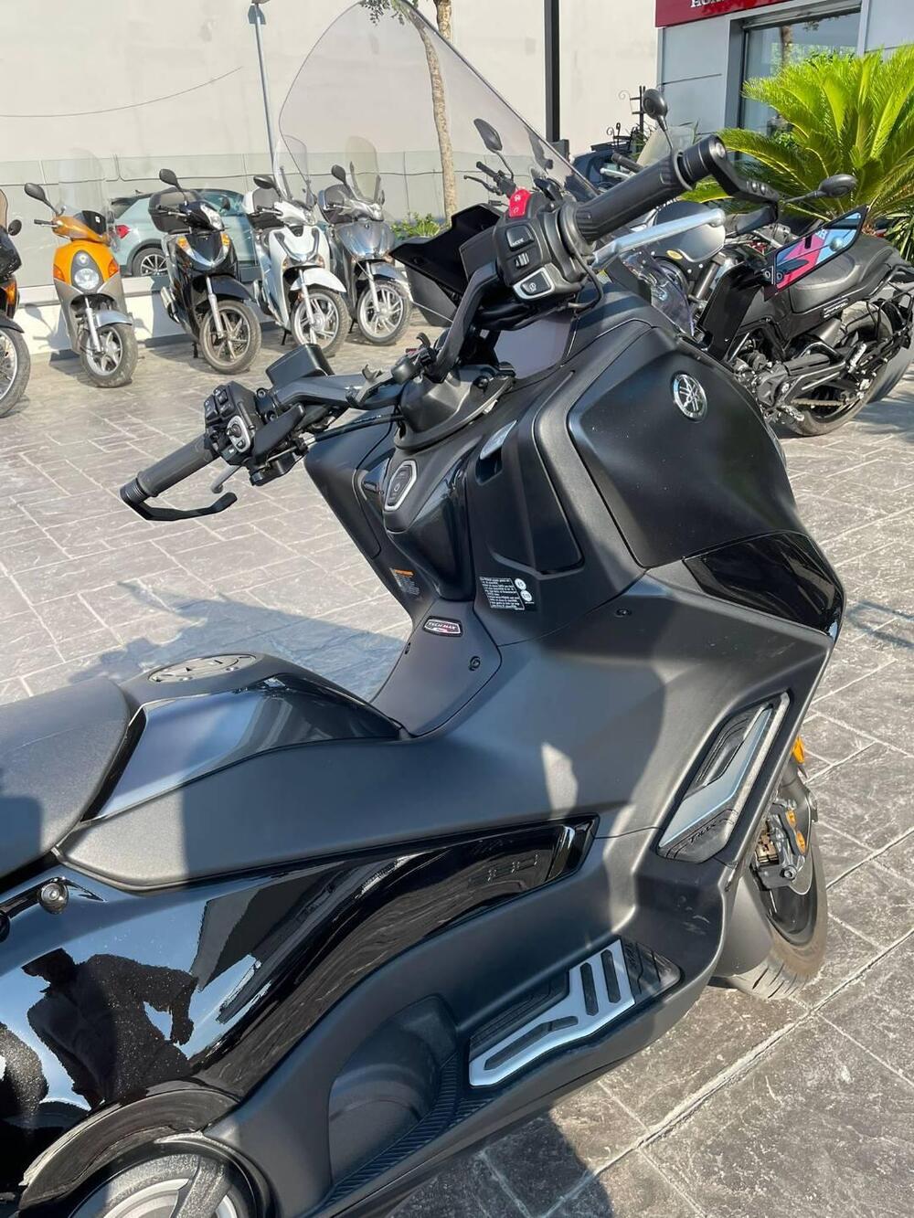 Yamaha T-Max 560 (2022 - 24) (5)