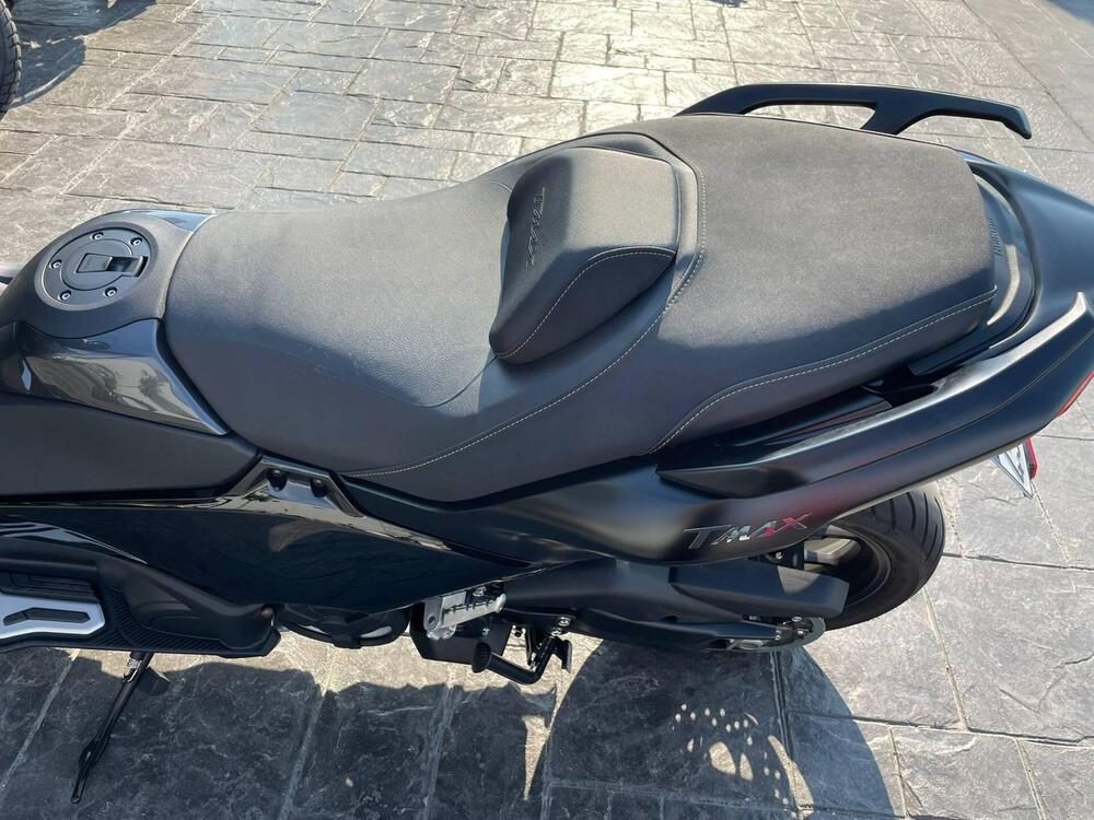 Yamaha T-Max 560 (2022 - 24) (13)