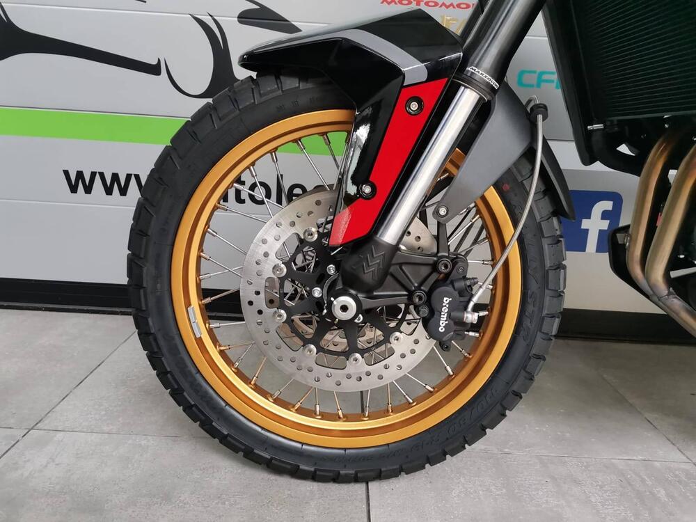 Moto Morini X-Cape 700 Gold Edition (2025) (9)