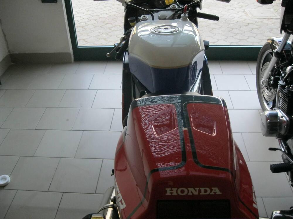 Honda VFR 750 R (6)