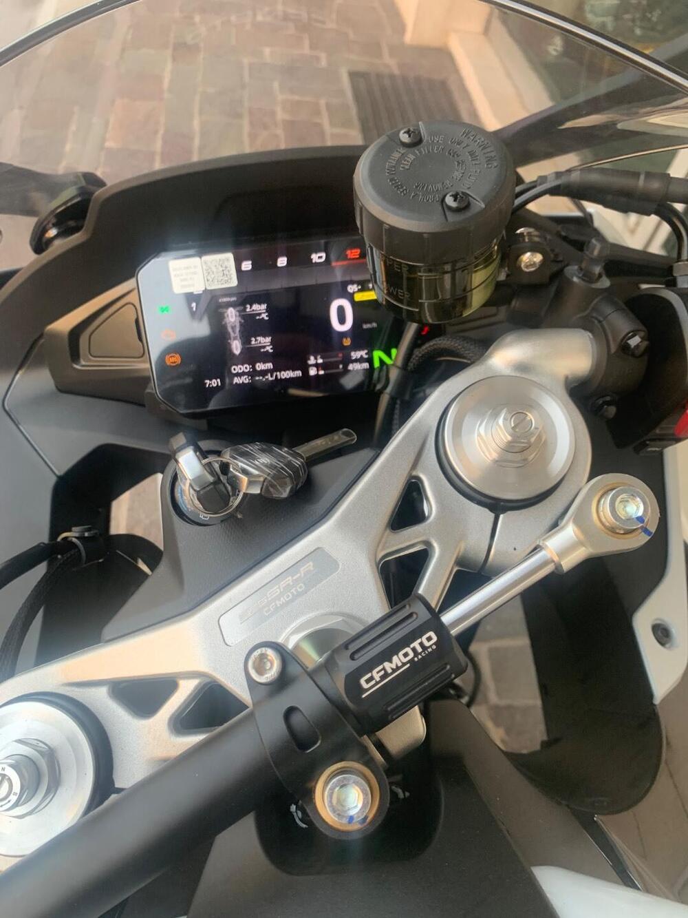 CFMOTO 675SR-R (2025 - 26) (7)