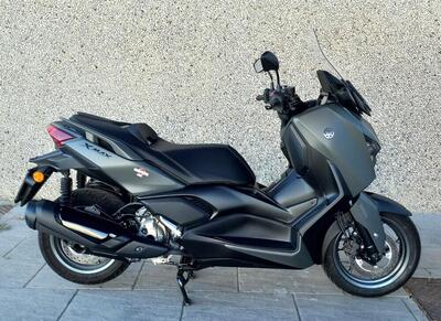 Yamaha X-Max 300 (2025) usata