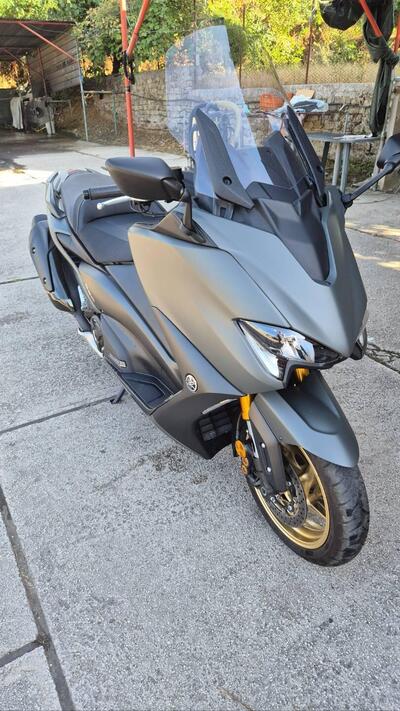 Yamaha T-Max 560 Tech Max (2021) usata