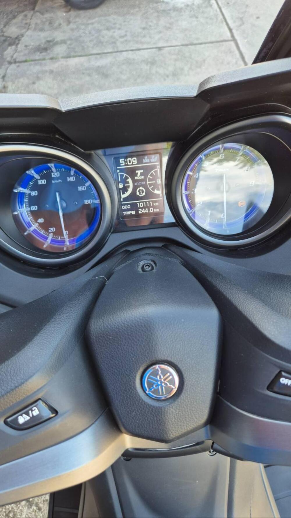 Yamaha T-Max 560 Tech Max (2021) (6)