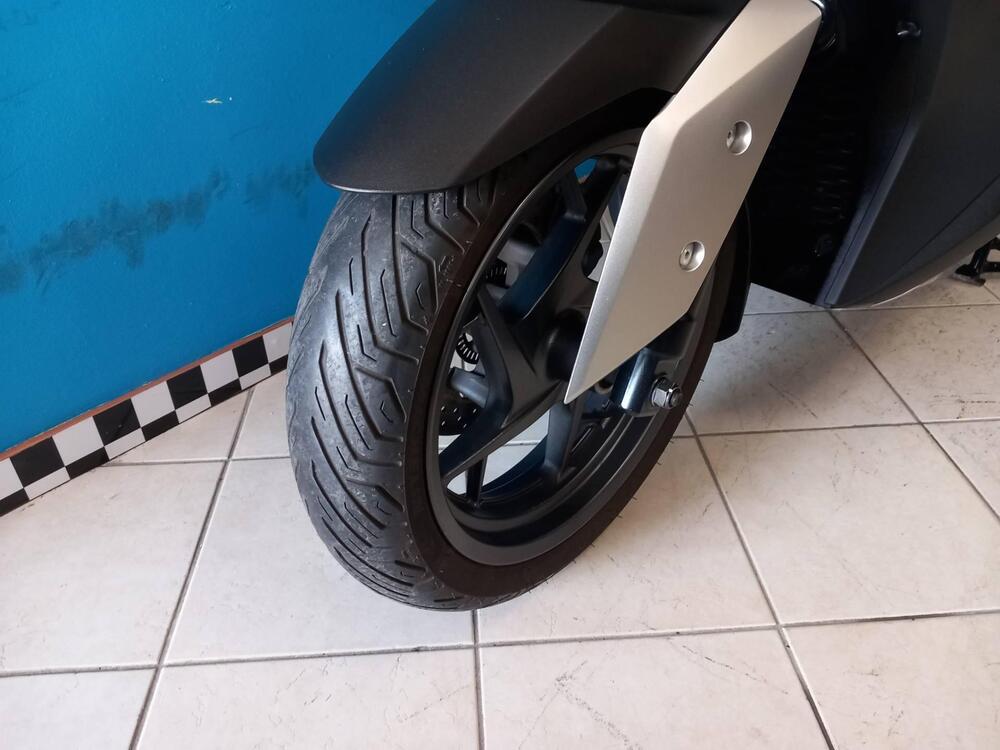 Yamaha X-Max 300 ABS (2017 - 20) (7)