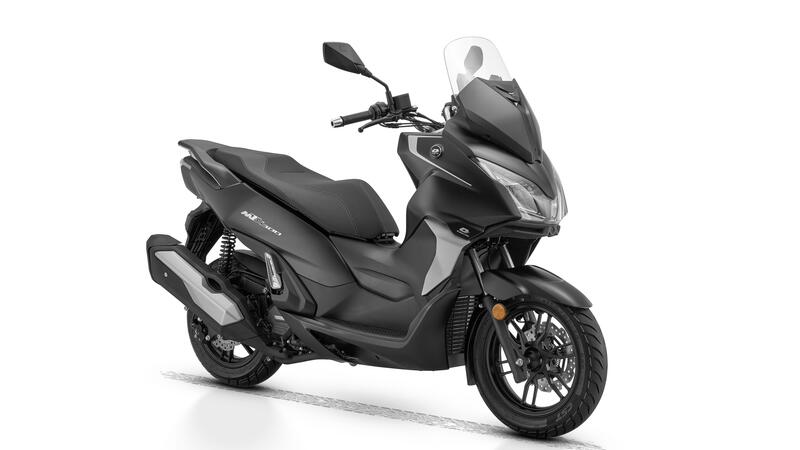 QJMotor MTX 300: lo scooter che ridefinisce la mobilit&agrave; urbana