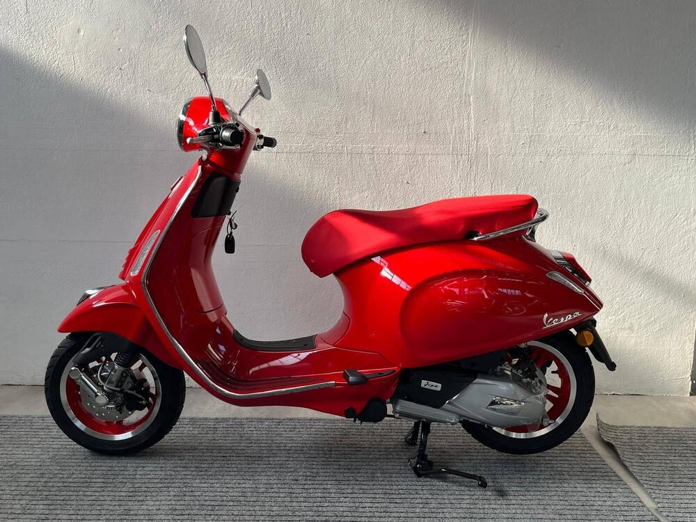 Vespa Primavera 125 RED (2025) (2)
