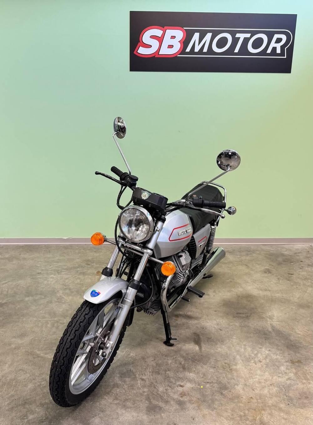 Moto Guzzi V35 II  (4)