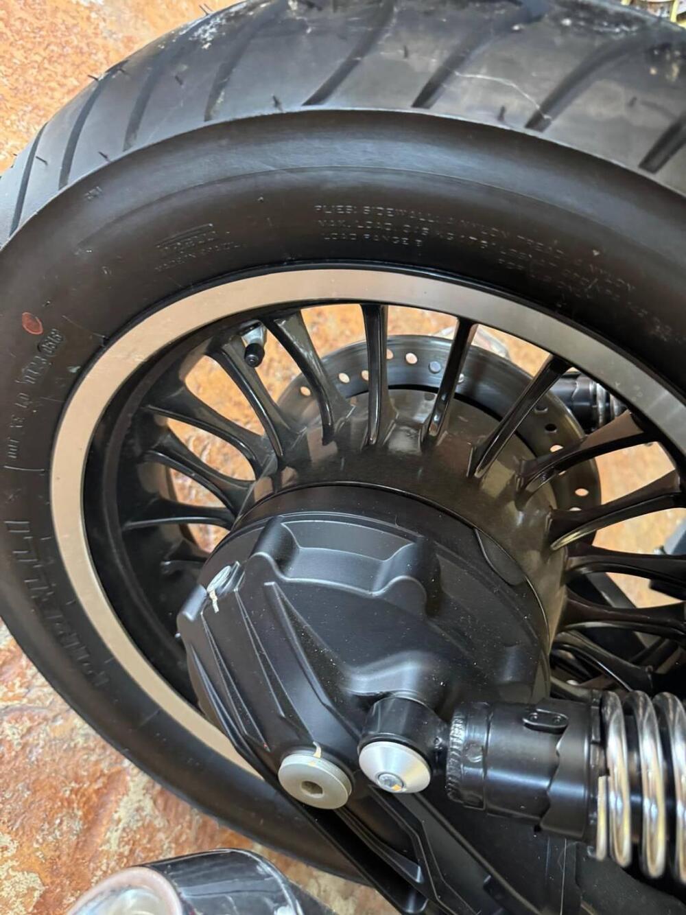 Moto Guzzi V9 Roamer (2018 - 20) (16)