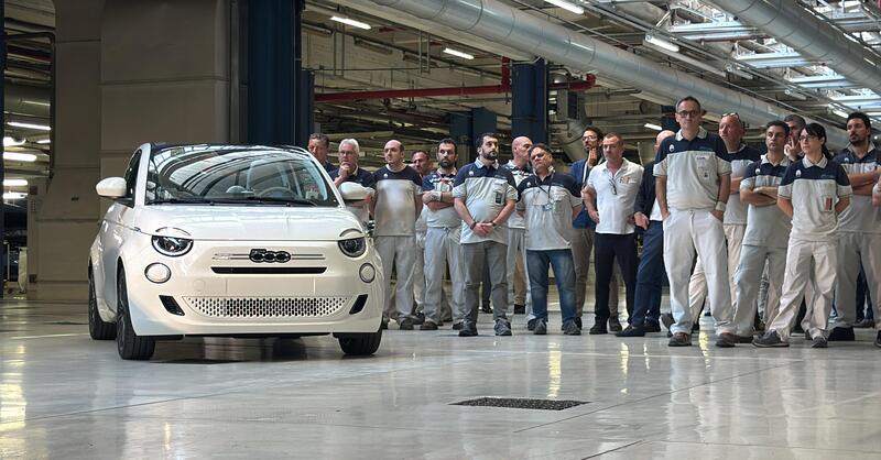 Fiat 500 Hybrid, la rinascita a Mirafiori, oggi riparte tutto, molto di corsa: il prezzo &egrave; di 17.000 euro
