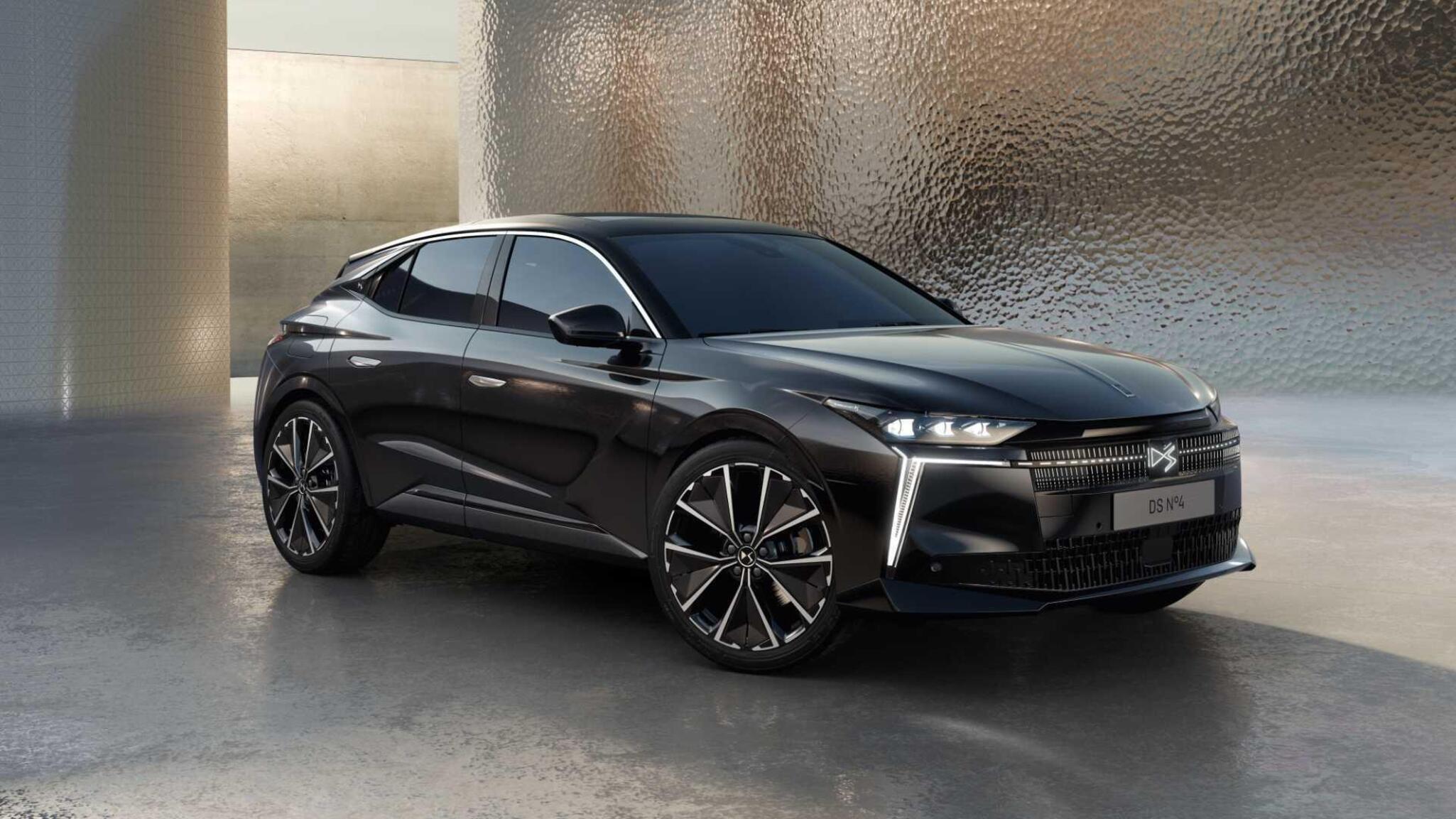 Ds N4 4 1.6 phev Collection Jules Verne 240cv (225) auto: prezzo e ...