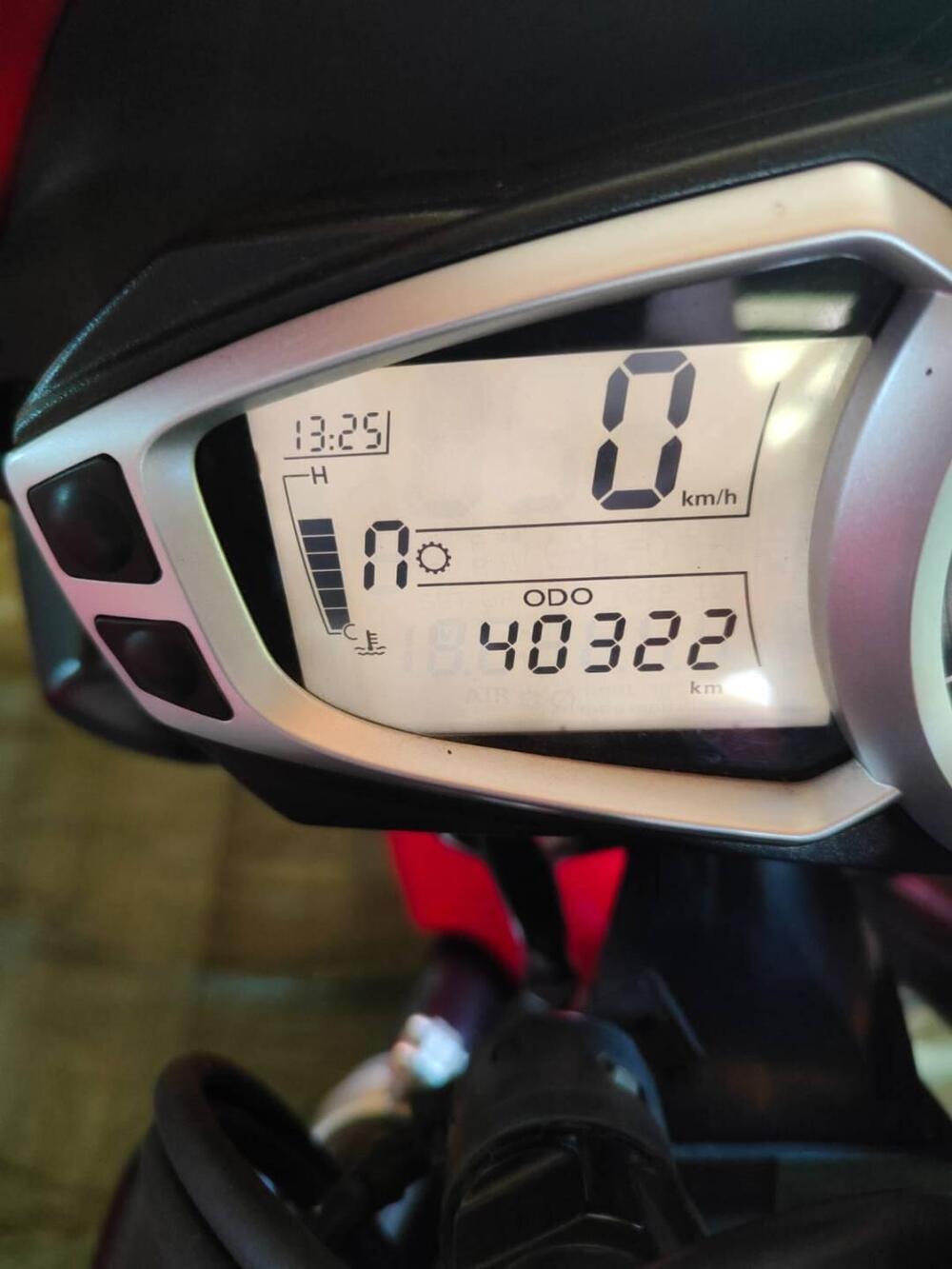 Triumph Street Triple R (2013 - 14) (5)