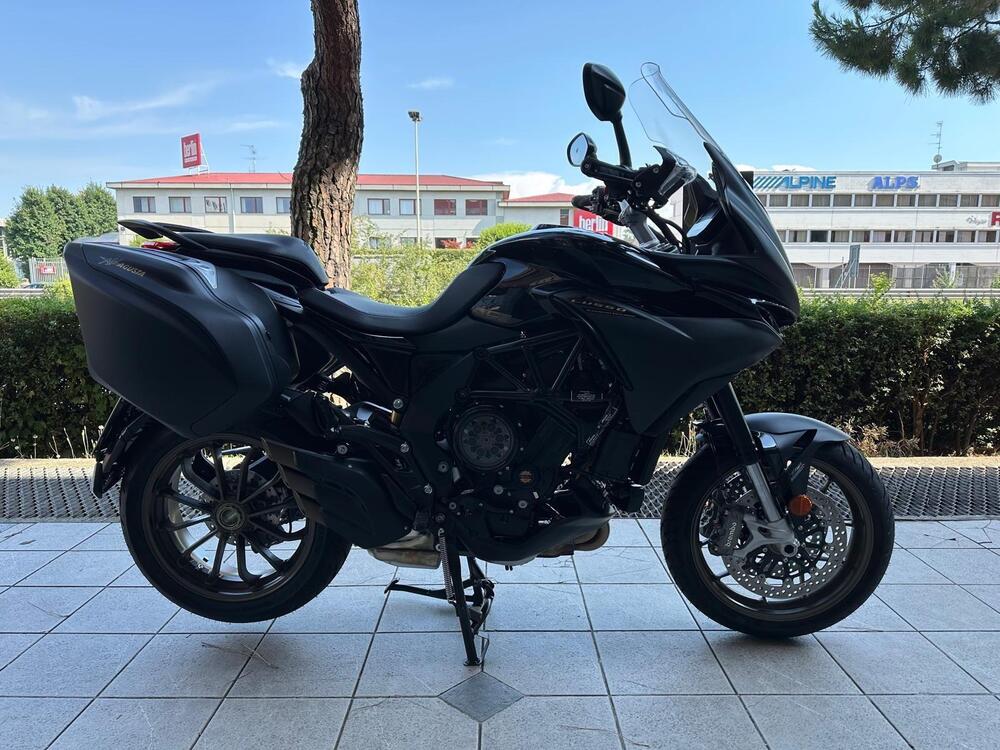 MV Agusta Turismo Veloce 800 Lusso SCS (2021 - 25) (2)