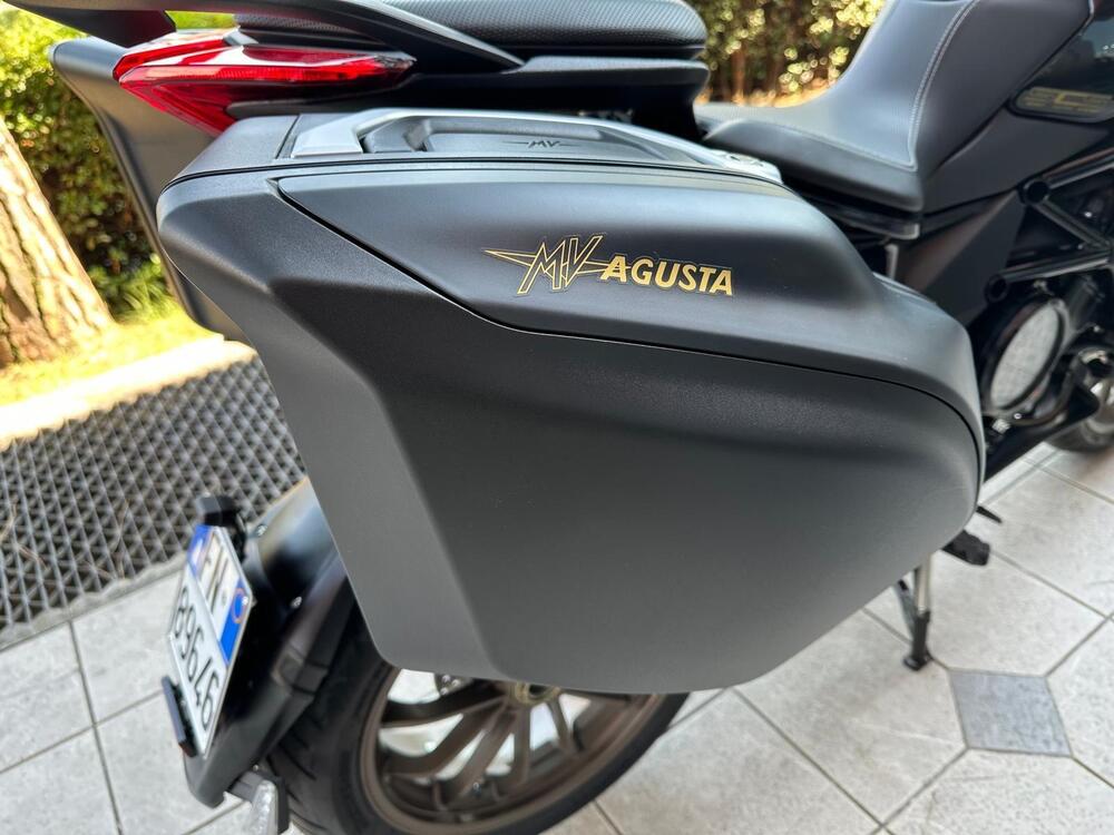 MV Agusta Turismo Veloce 800 Lusso SCS (2021 - 25) (8)