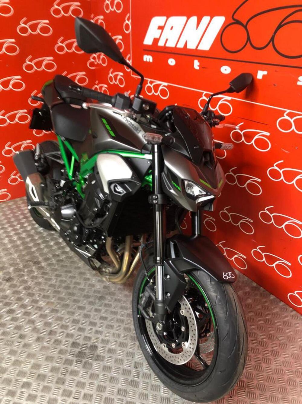 Kawasaki Z 900 (2025 - 26) (2)