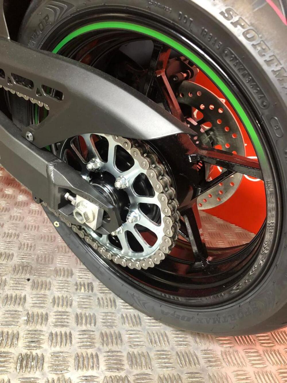 Kawasaki Z 900 (2025 - 26) (5)