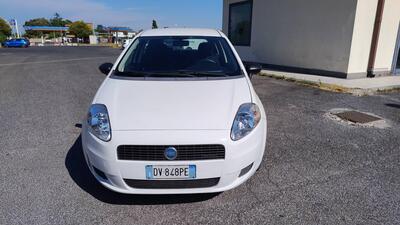 Fiat Grande Punto 1.4 5 porte Actual del 2009 usata a Aprilia