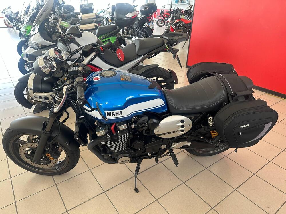 Yamaha XJR 1300 Racer (2015 - 17) (2)