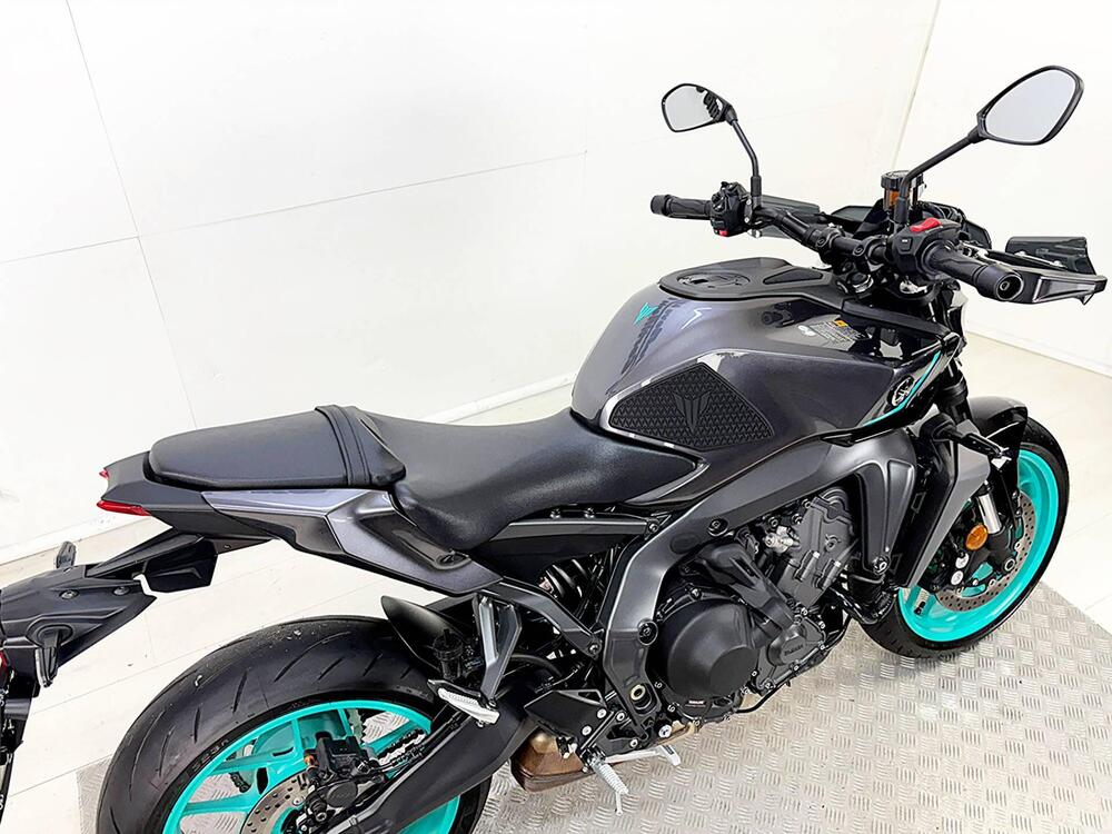 Yamaha MT-09 Y-AMT (2024 - 26) (19)
