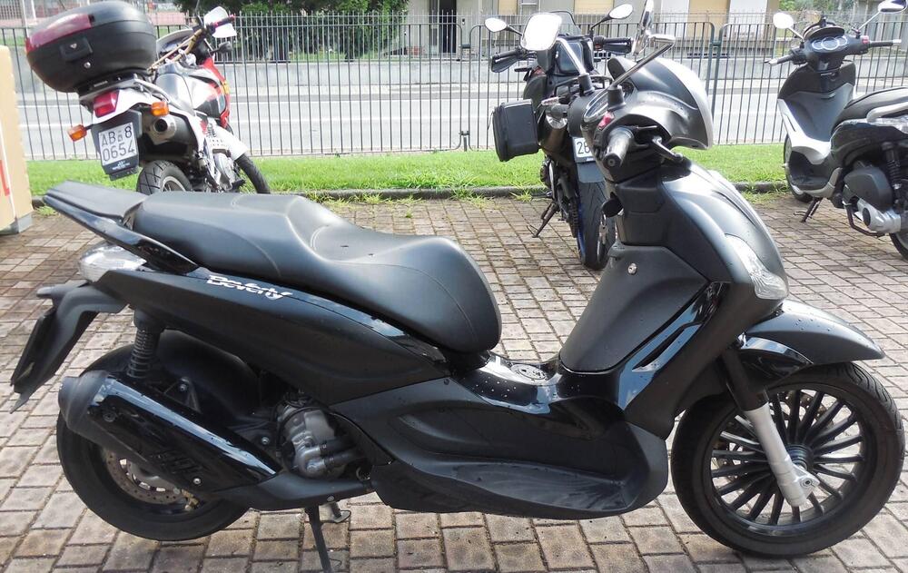Piaggio Beverly 300 S i.e. (2015 - 16) (2)