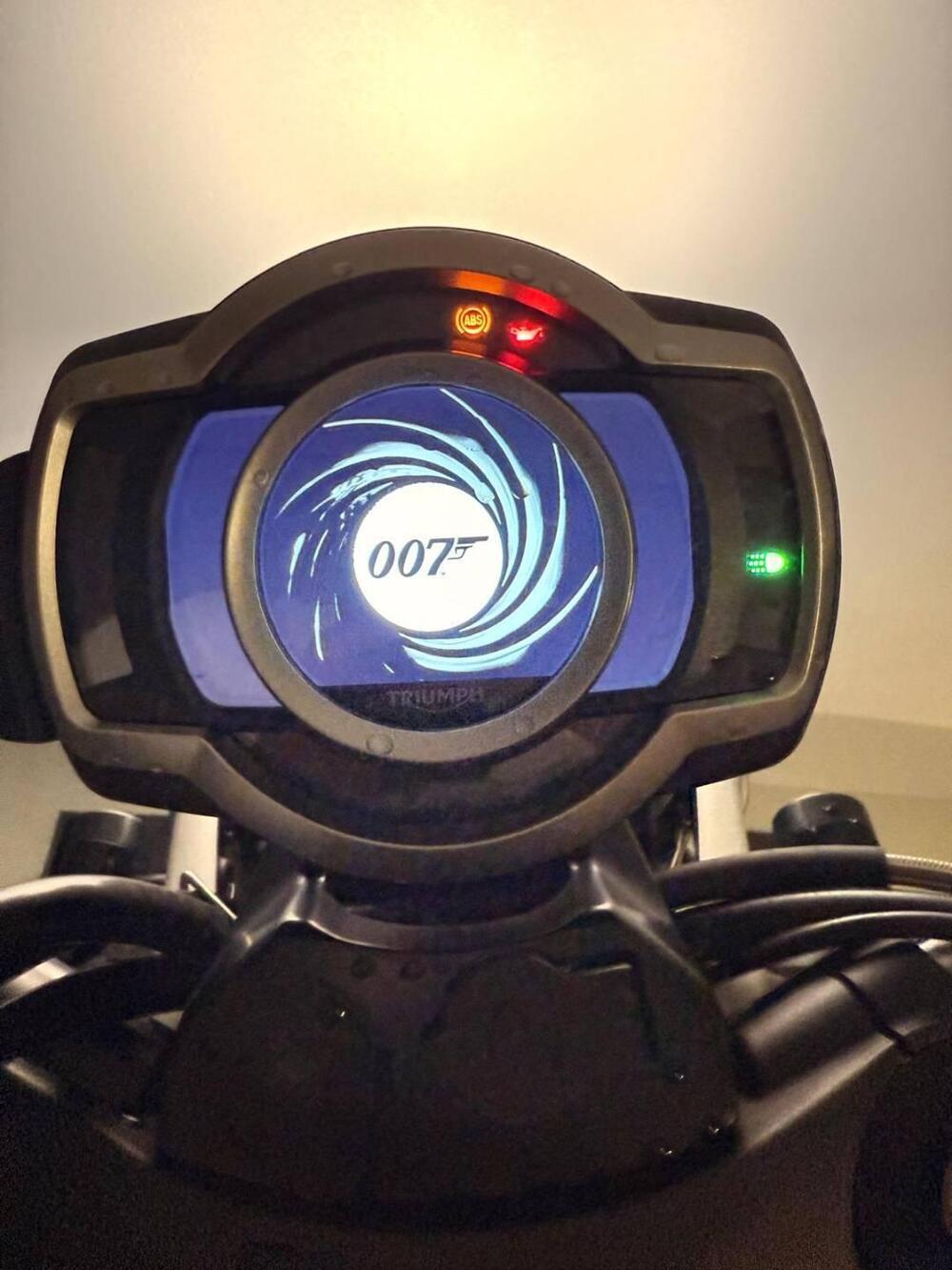 Triumph Scrambler 1200 XE Bond Edition (2020) (10)