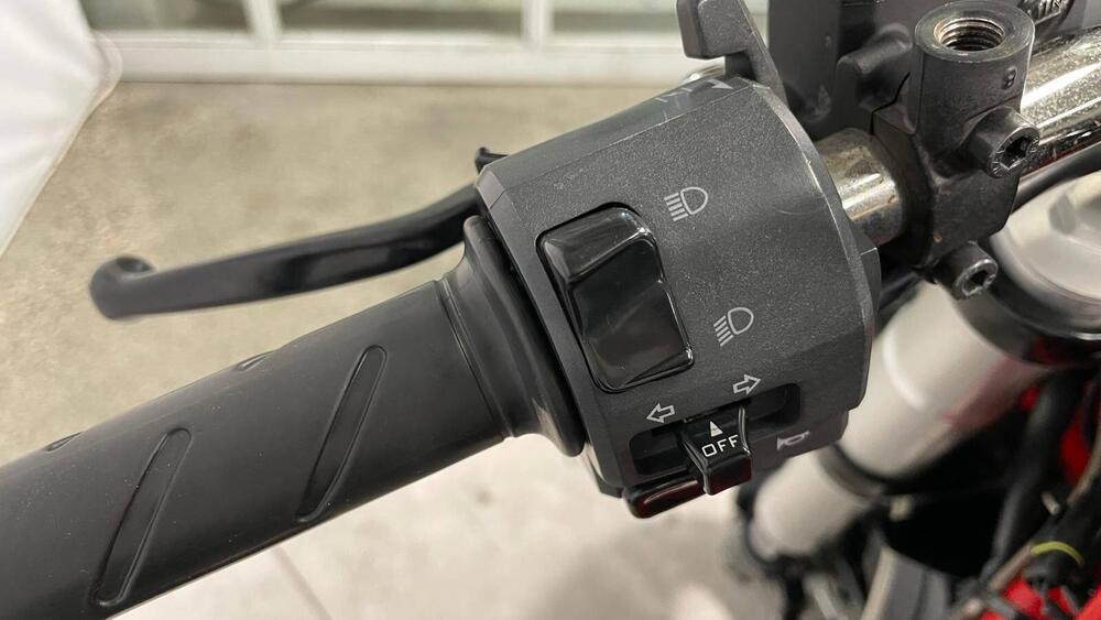 Ducati Monster 695 (2006 - 08) (10)