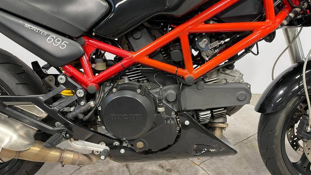 Ducati Monster 695 (2006 - 08) (4)