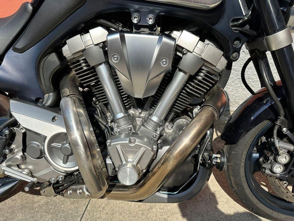 Yamaha MT-01 (2005- 11) (4)