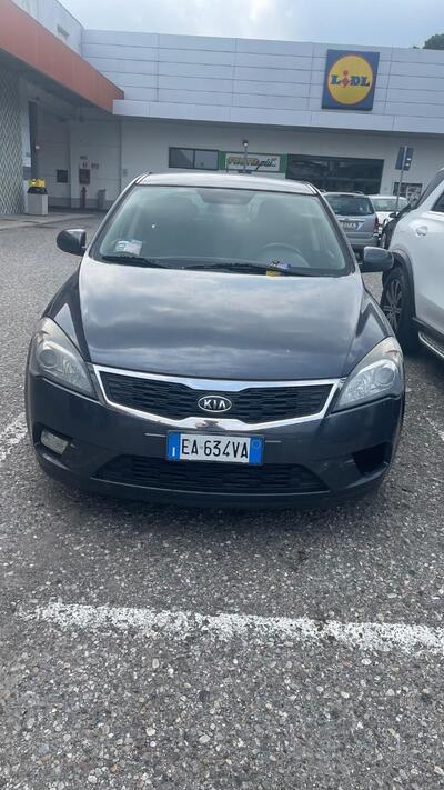 Kia cee&#039;d 1.4 90CV 5p. LX Bi-Fuel del 2010 usata a Somma Lombardo