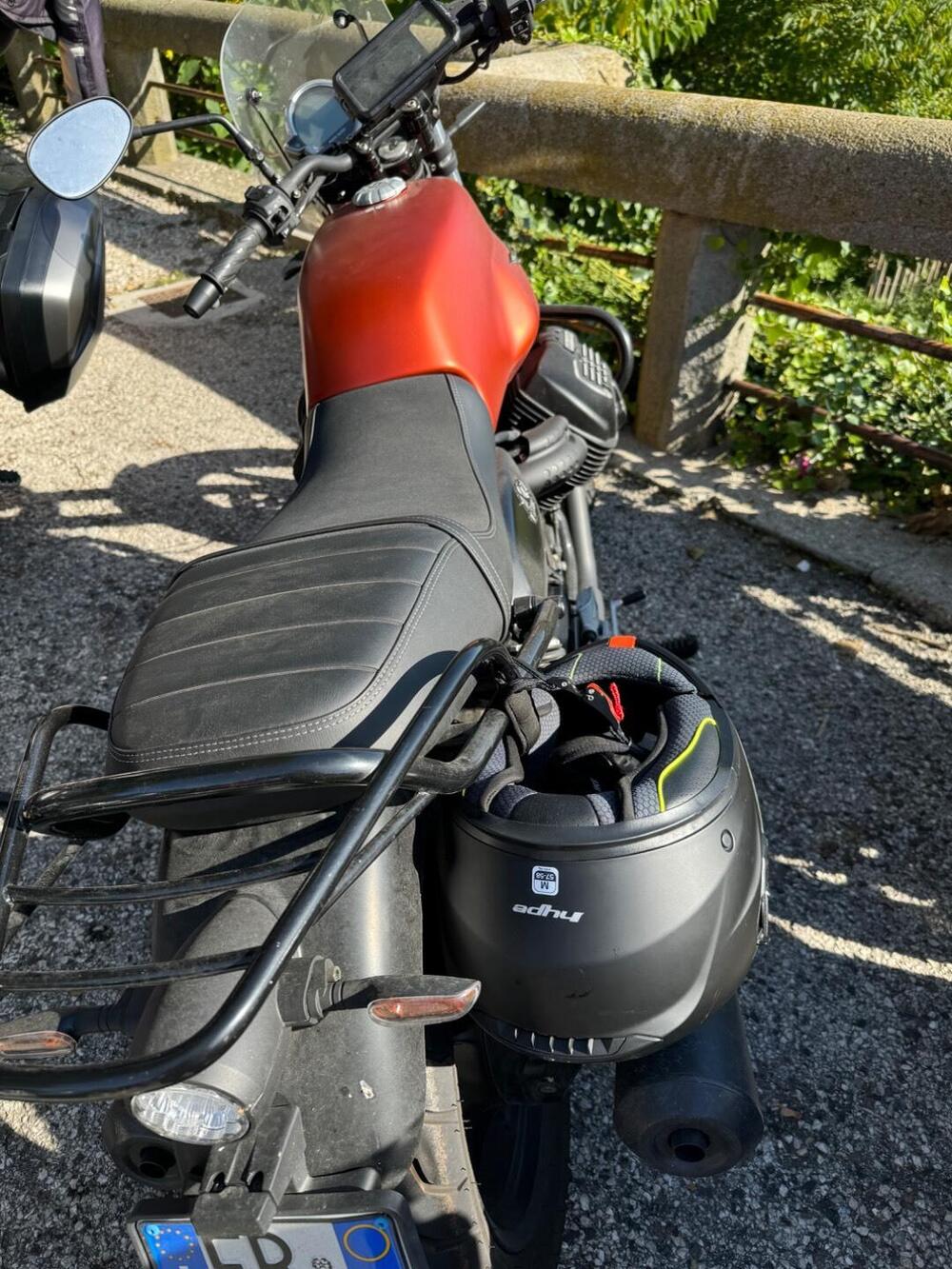Moto Guzzi V7 Stone (2021 - 24) (4)