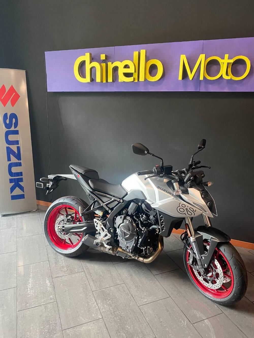 Suzuki GSX-8S (2025)