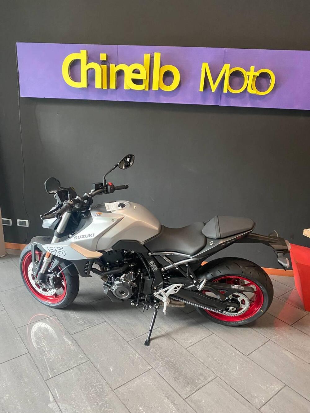 Suzuki GSX-8S (2025) (2)