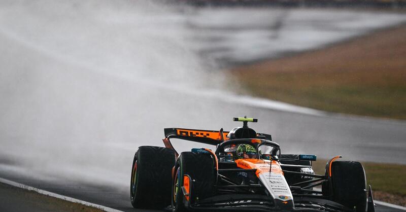 F1, GP Gran Bretagna 2025: Lando Norris vince a Silverstone! Secondo Piastri per penalit&agrave;. Primo podio per Hulkenberg. Disastro Ferrari con Leclerc, Hamilton 4&deg;
