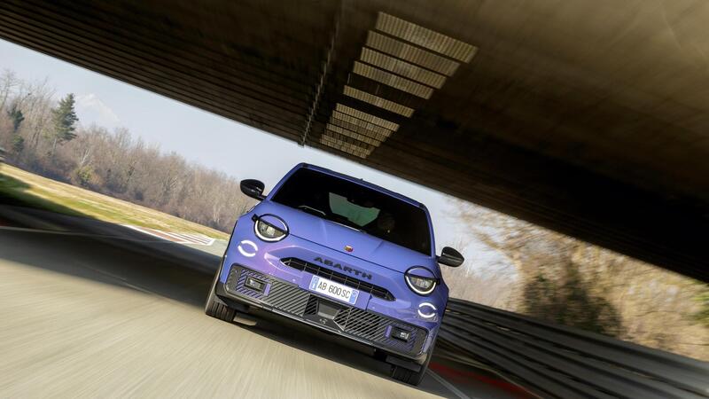 Abarth 600e: abbassato il prezzo di listino
