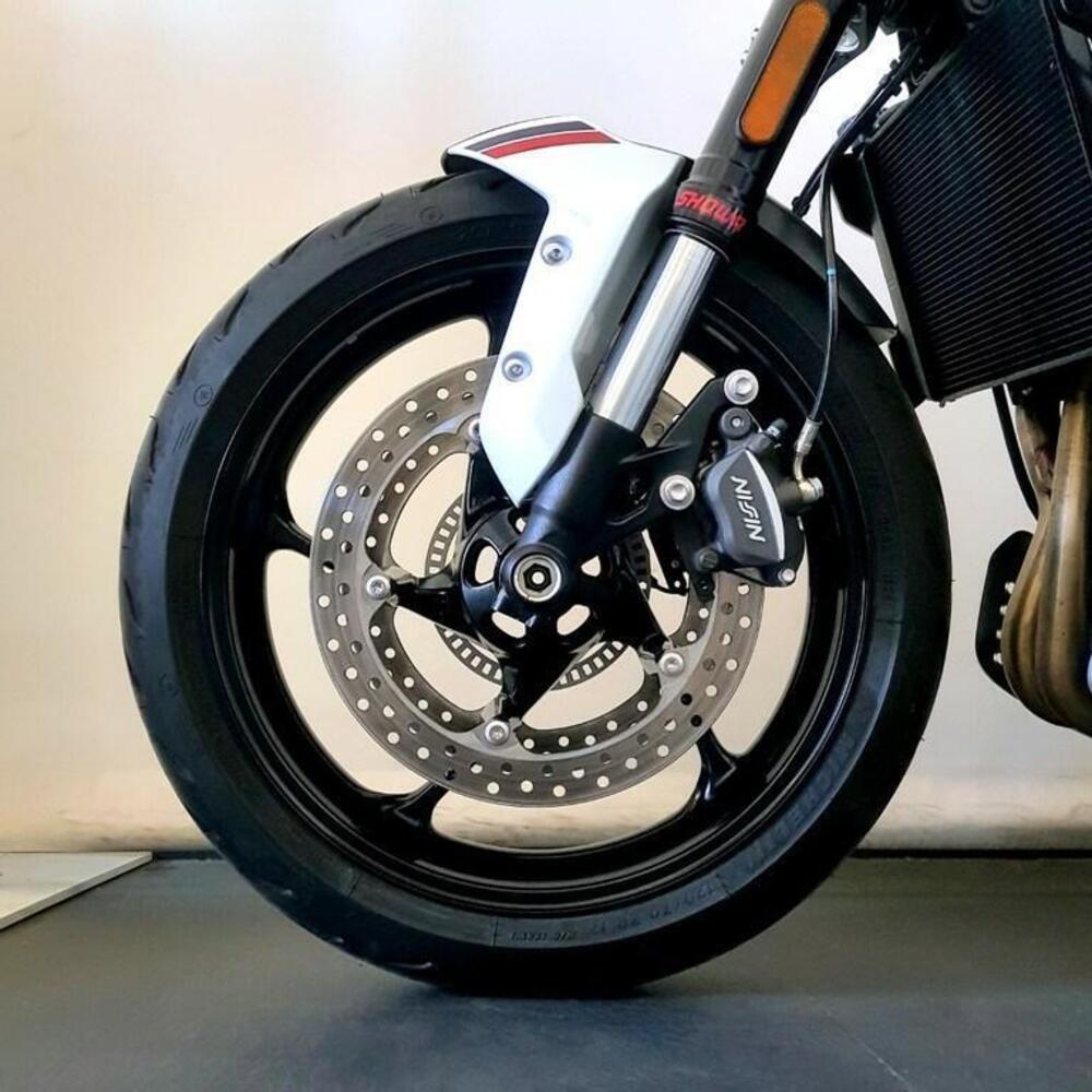 Triumph Trident 660 Triple Tribute Edition (2024) (7)