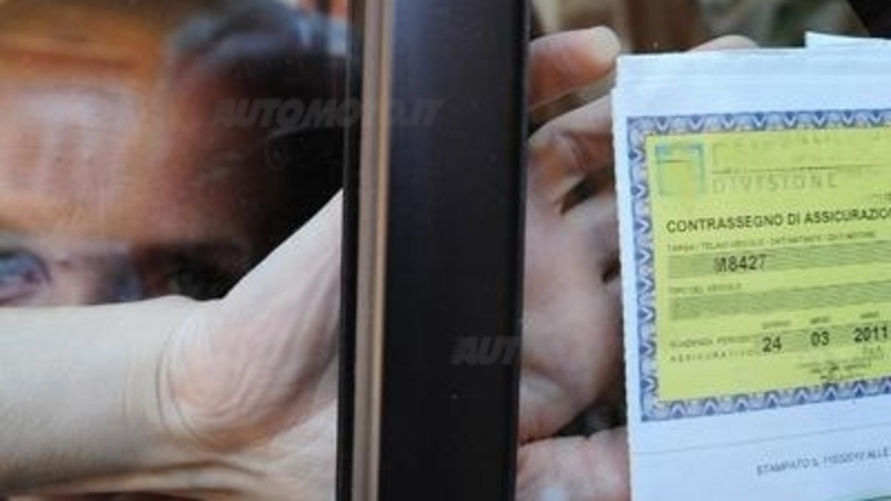 Assicurazioni: il tagliando sparir&agrave; il 18 ottobre 