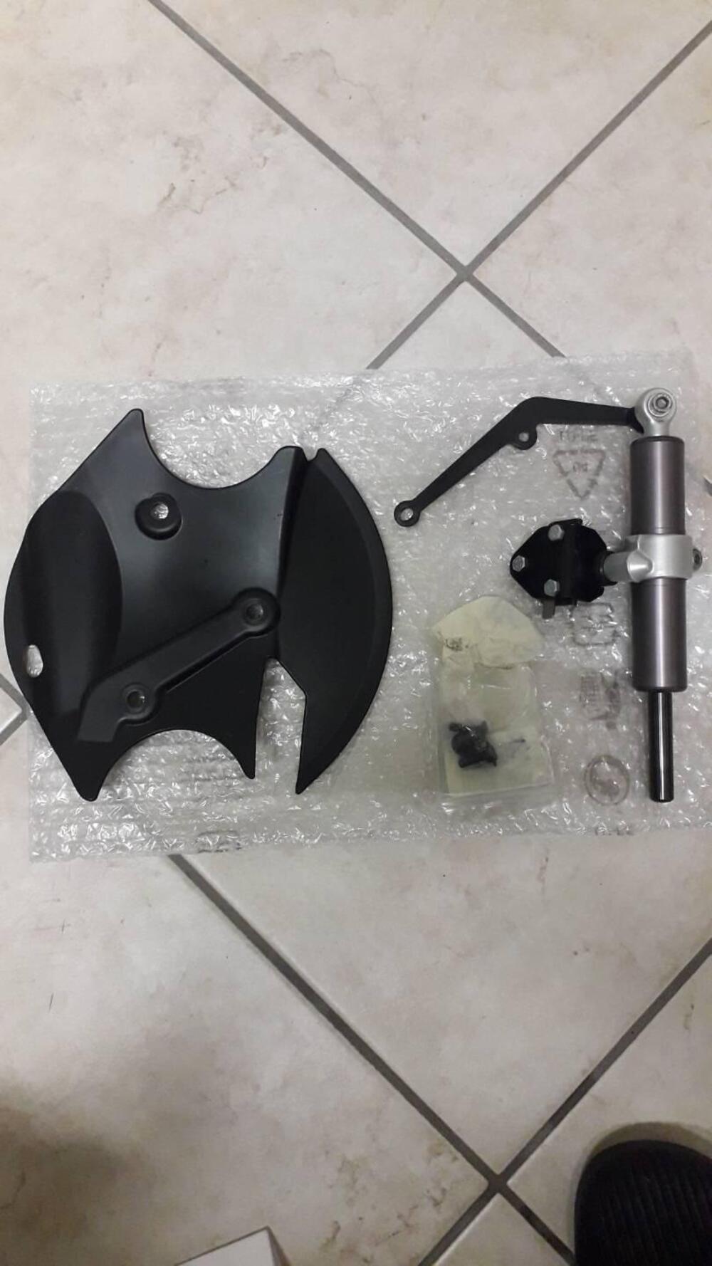 Ammortizzatore di sterzo Ducati (2)