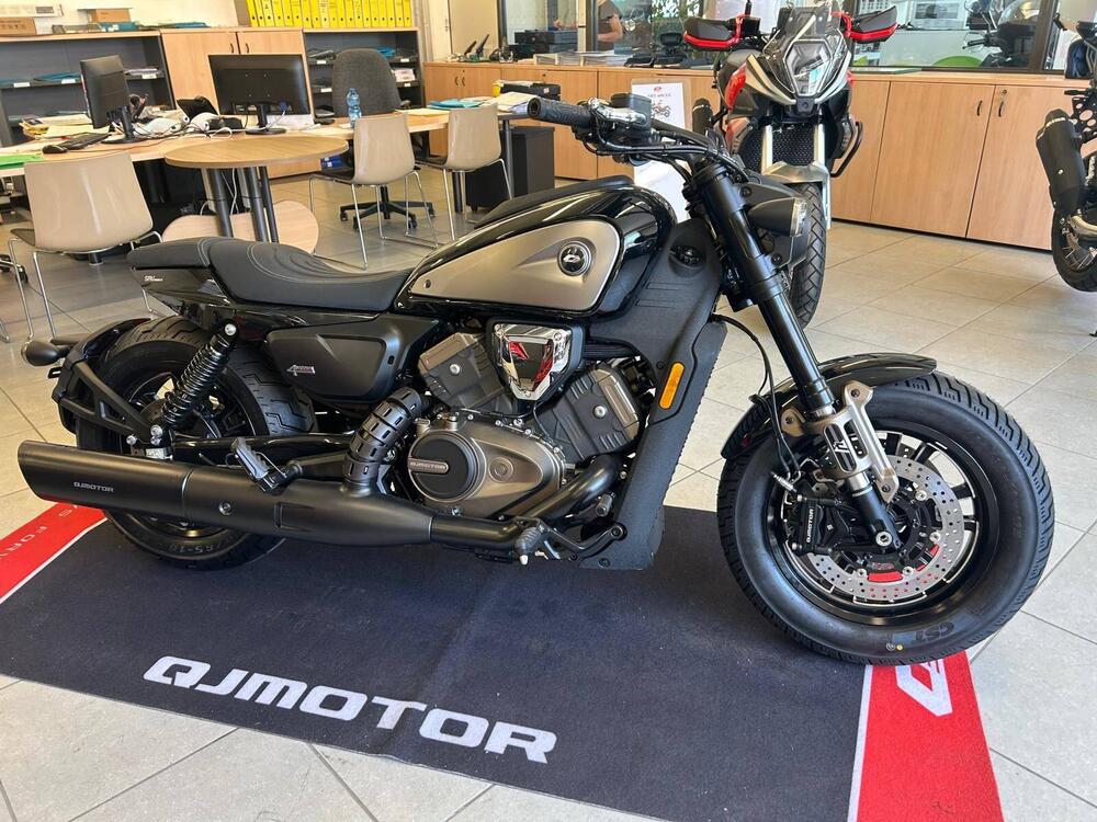 QJ Motor SRV 600 V (2025 - 26) (3)