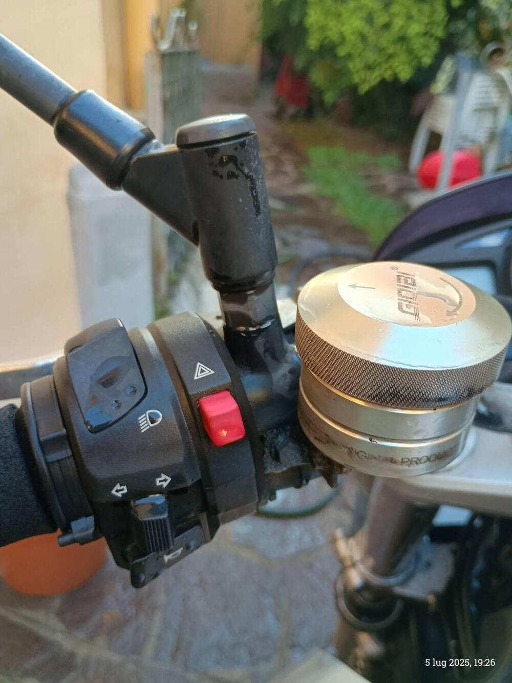 Suzuki GSR 600 (2006 - 11) (2)