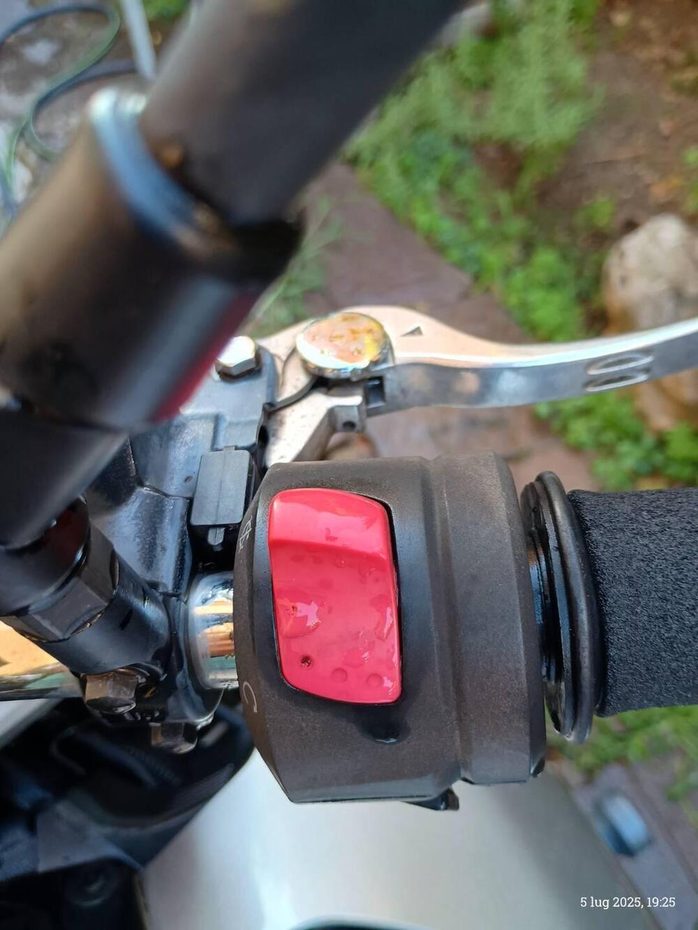 Suzuki GSR 600 (2006 - 11) (4)