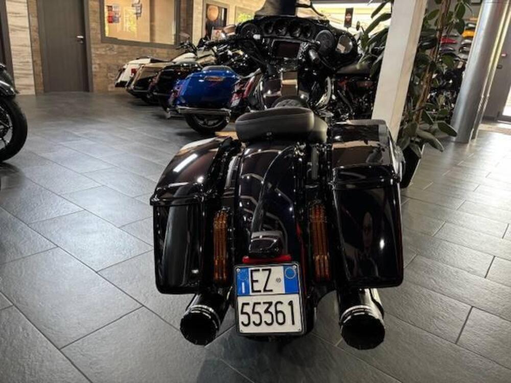 Harley-Davidson 117 Street Glide (2022) - FLHXSE (3)