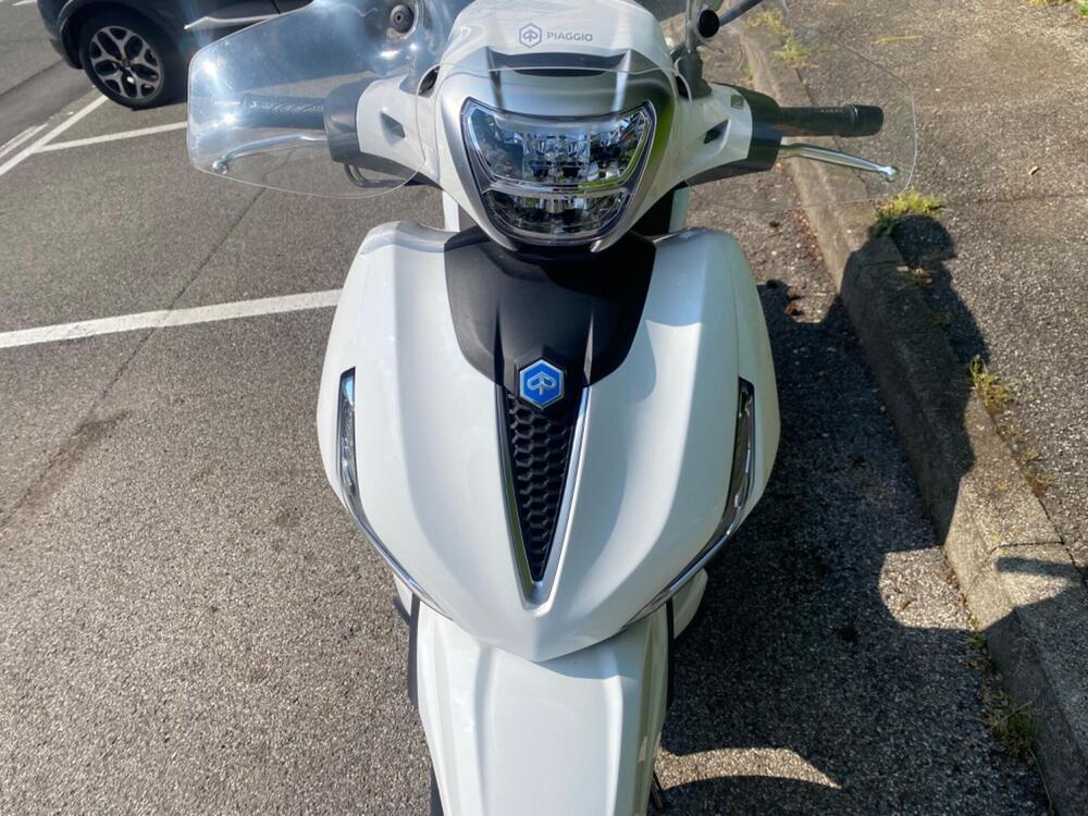 Piaggio Beverly 300 ABS-ASR (2021 - 25) (11)