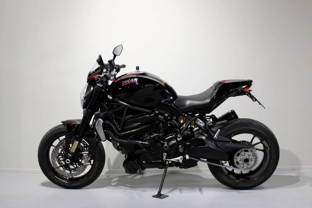 Ducati Monster 1200 R (2016 - 19) (4)