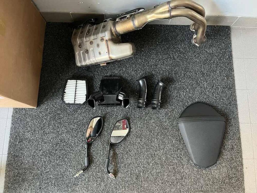 Suzuki GSX-8S Team Suzuki Edition (2024) (14)