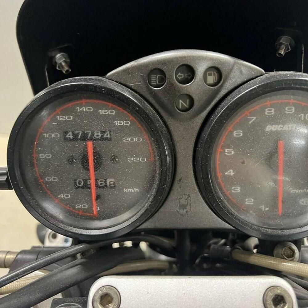 Ducati Monster 900 Dark I.E. (1999 - 02) (5)