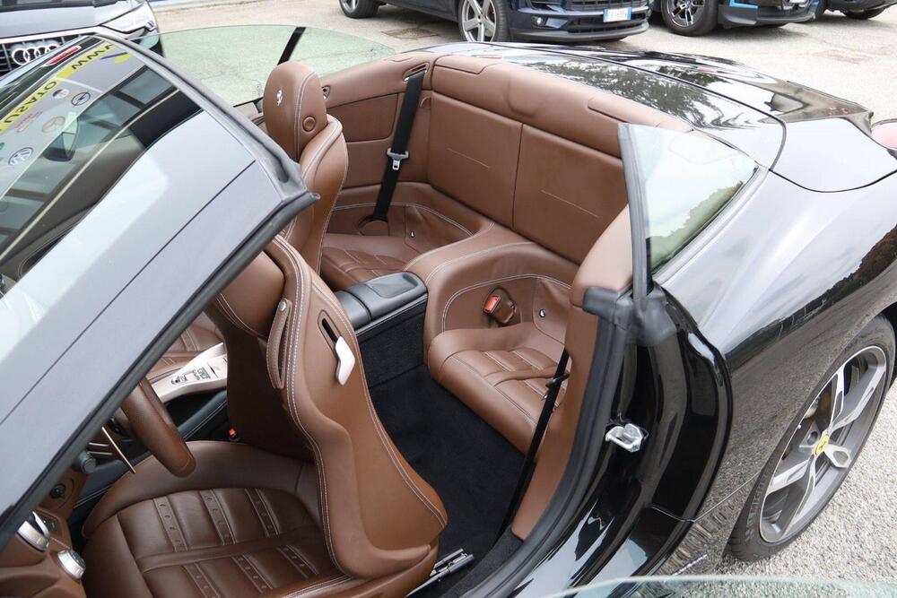 Ferrari California Spider usata a Varese (7)